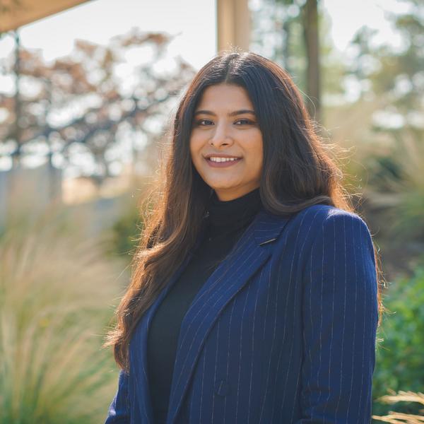 Headshot of Tharini outside